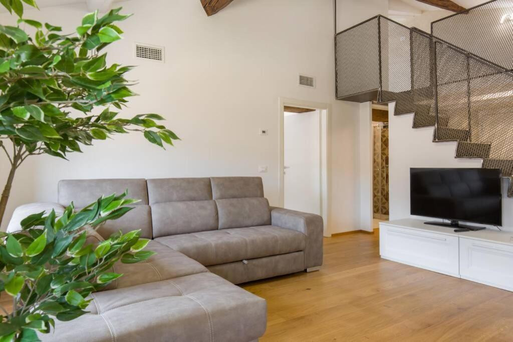ヴェローナLuxury Design Apt With Amazing Viewアパートメント エクステリア 写真
